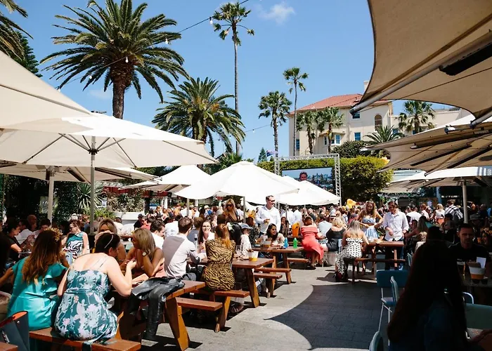Coogee Bay Hotel - Pub Style